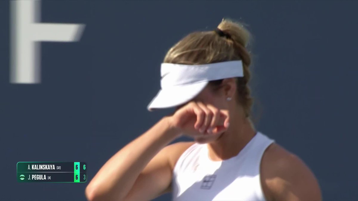 A set of margins... 🫣 Anna Kalinskaya takes the first set over Pegula 7-6(3). #MiamiOpen