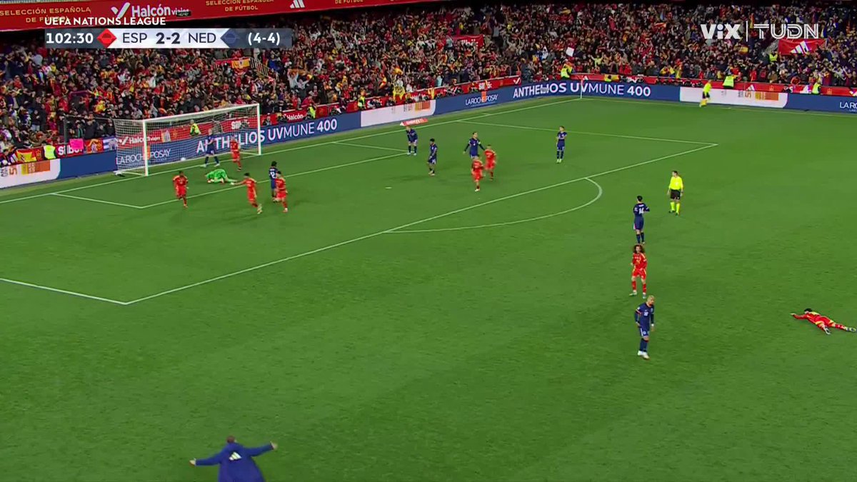 19-year-old Dean Huijsen assists 17-year-old Lamine Yamal to give Spain the lead in ET 💫 (via TUDN USA)