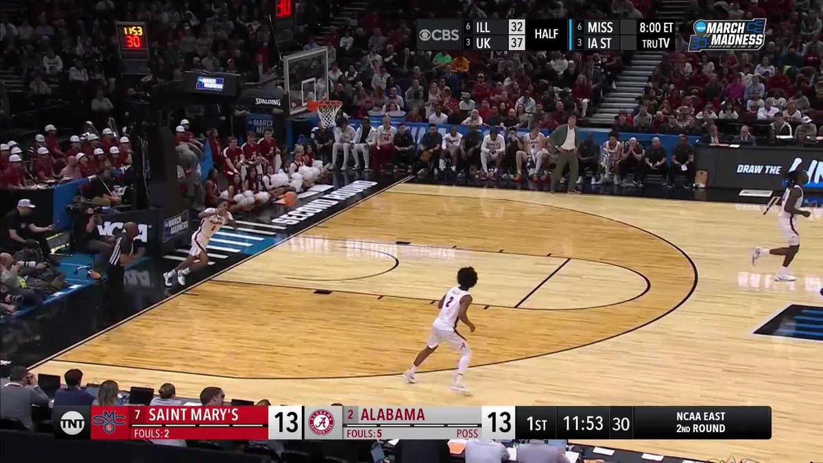 Luke Barrett spins his way to the basket 🫨 #MarchMadness Saint Mary's Hoops