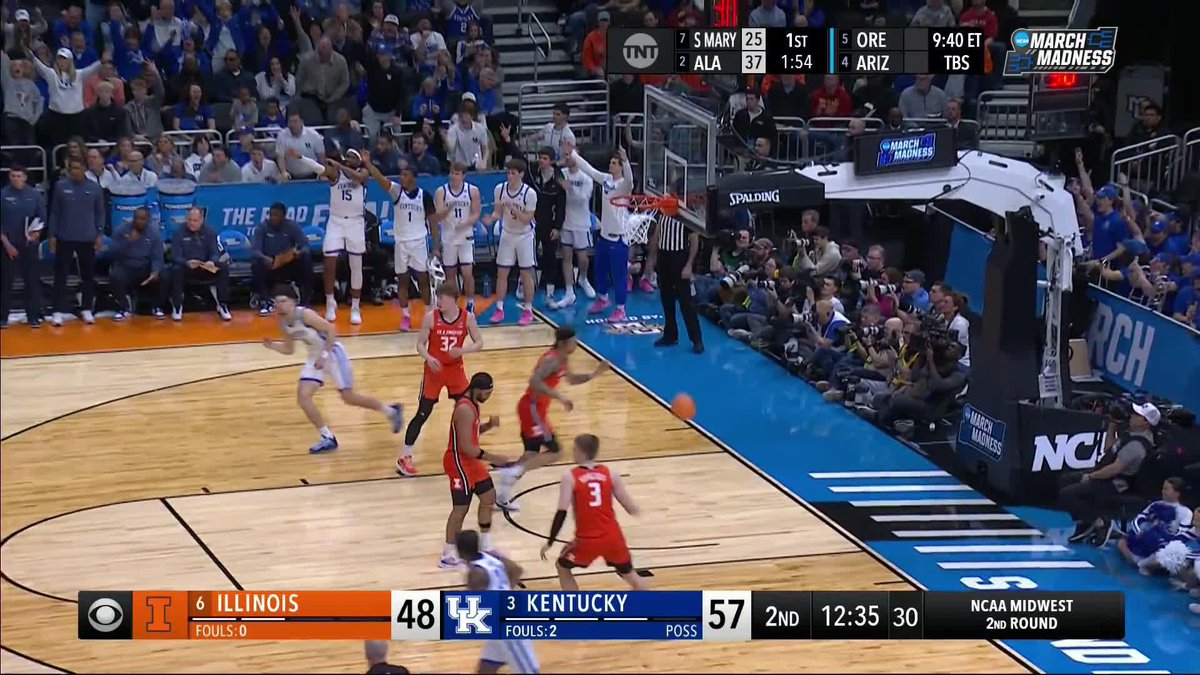 "HE HAS BEEN A FLAMETHROWER FOR KENTUCKY!" 🔥 Koby Brea is up to 21 PTS after his third triple 📈 #MarchMadness Kentucky Men’s Basketball