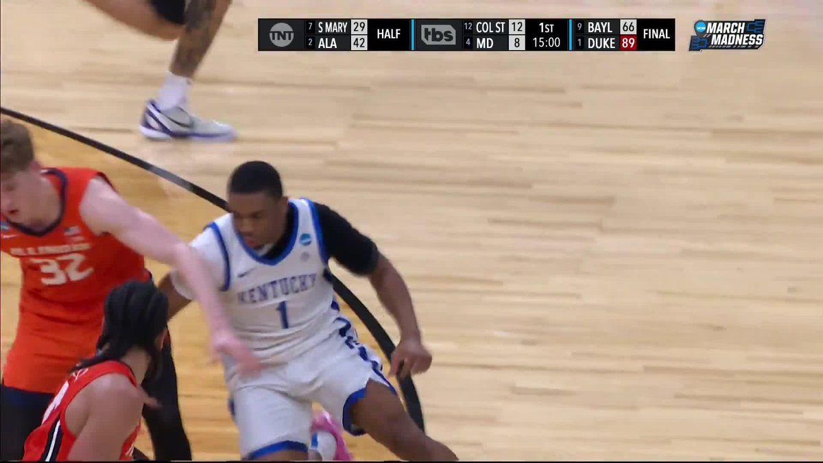 HUGE steal and dime from Lamont Butler leads to the Garrison and-one 🔥 Kentucky Men’s Basketball looking to close it out 👀 #MarchMadness