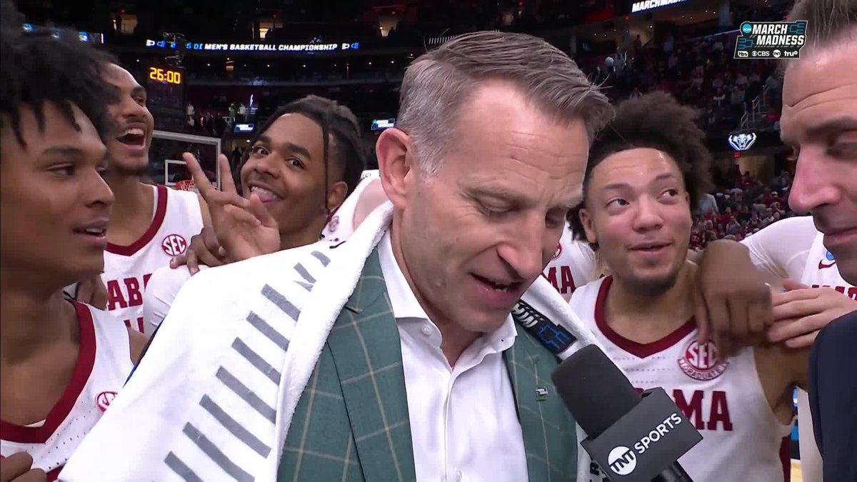 when the squad crashes your interview ♥️ Alabama Men’s Basketball
