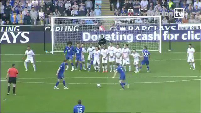 It’s 13 years ago today since Leighton Baines did this at Swansea as he and Nikica Jelavic scored in a 2-0 win for Everton. Incredibly, the left-back never scored a free-kick at Goodison Park 🔵⚽️