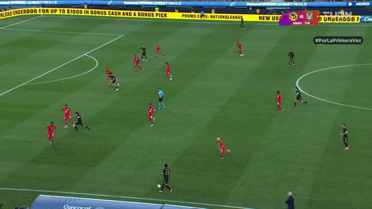¡Explota el estadio! Golazo de Raúl Jiménez tras un gran remate de cabeza #PorLaPrimeraVez