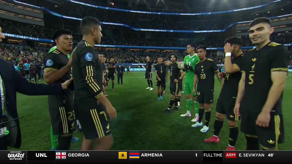 Mexico lift their first Concacaf Nations League trophy 🎉 (via Golazo America)
