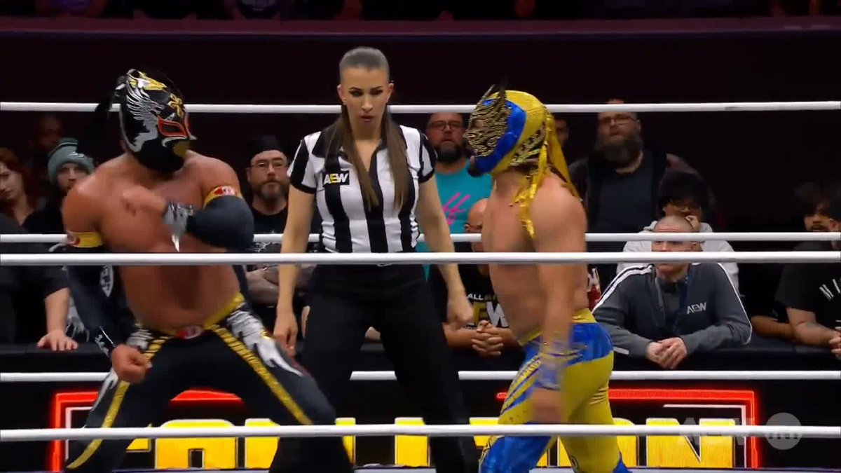 Dralistico and Komander absolutely LEATHERING each other back and forth! Watch #AEWCollision on TNT + Max Komandercr_luchador | Hologram | Alex Abrahantes | the beast mortos | DRALISTICO | @harleycameron_