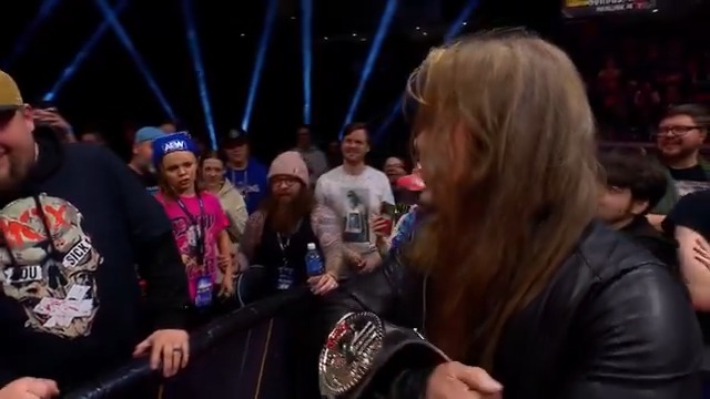 During Collision... a little girl in the Omaha crowd FLIPPED OFF Chris Jericho and look what happened. LMAOOOO, THIS MAYBE THE BEST WRESTLING ANGLE OF THE YEAR THAT DIDN'T MAKE AIR. Pure gold, this even made Jericho break character with the banter. 😭