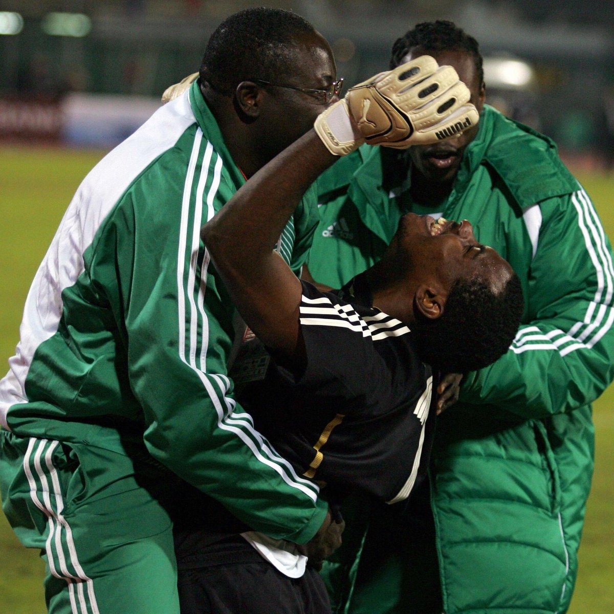 19 years ago, Vincent Enyeama saved 4 penalty kicks to knock out the reigning champions Tunisia and secure Nigeria’s qualification into the semifinals of the 2006 AFCON 🇳🇬🧤