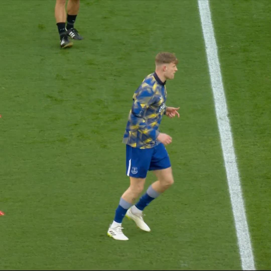Jarrad Branthwaite is expected to further consider his Everton future after being left out of Thomas Tuchel's first England squad, Sky Sports News understands 🚨 Liverpool, Manchester City and Spurs are among those to have tracked him this season, and Man United remain keen.