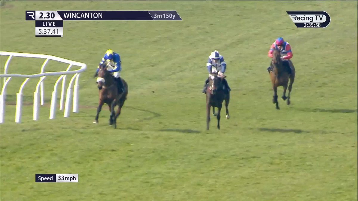 𝐁𝐞𝐭𝐡𝐩𝐚𝐠𝐞, just the 65 lengths in arrears of Larchmont Lass last time, rips up the formbook in the 3m½f mares' handicap hurdle Wincanton Racecourse 🤯 Emma Lavelle | Ben Jones
