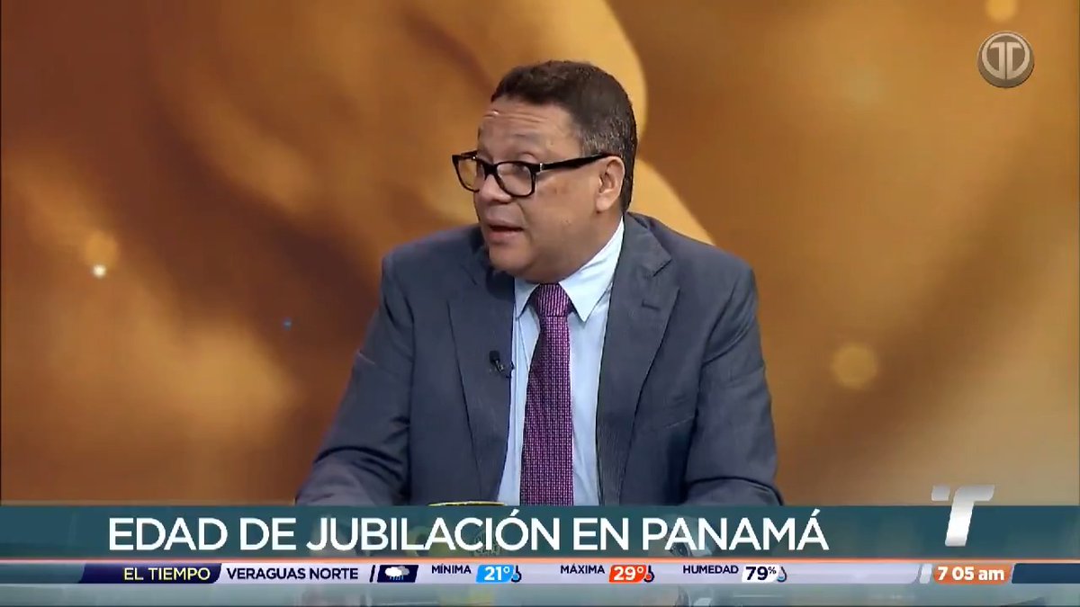 “En la nueva ley si usted fallece su viudo o su viuda recibe el 50% de la pensión que usted tenía de por vida, eso es algo bueno que tiene la ley, en el sistema mixto usted no tenía esto, en el sistema mixto usted tenía una pensión de por vida, pero su viudo o su viuda solamente tenía el remanente que le quedara en la cuenta después de haberle descontado todos los pagos de pensiones”, Dino Mon (Dinomonv), director de la CSSPanama.
