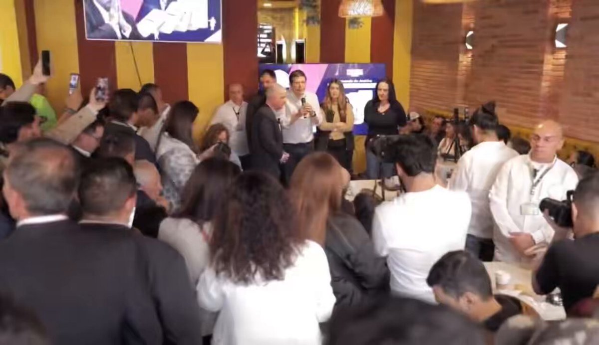 Quien está destruyendo el sistema de salud es Petro. Colombia tiene que saber esa verdad.