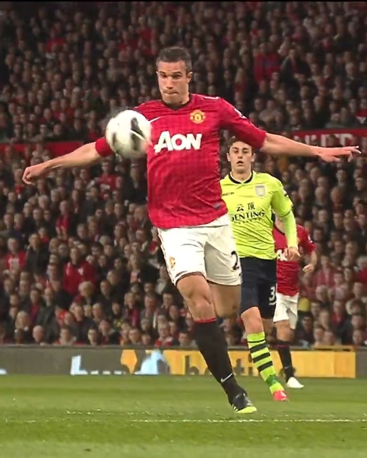 Robin van Persie's inch-perfect volley for Man United comes in at No. 9 on our countdown of the greatest Premier League goals ever. 🔥 FULL LIST: