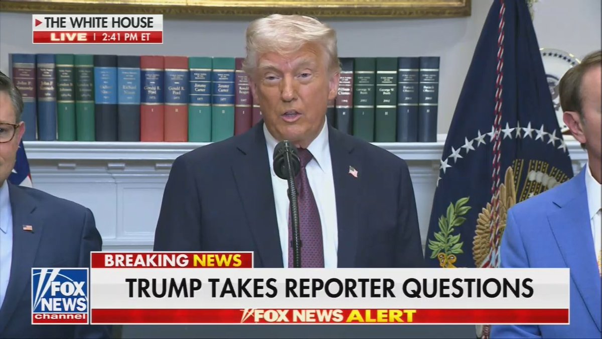 Trump says he “doesn’t know anything about” the group chat with JD Vance and Pete Hegseth discussing top secret war plans. How long until Trump says he doesn’t know who Pete Hegseth is? 🤣