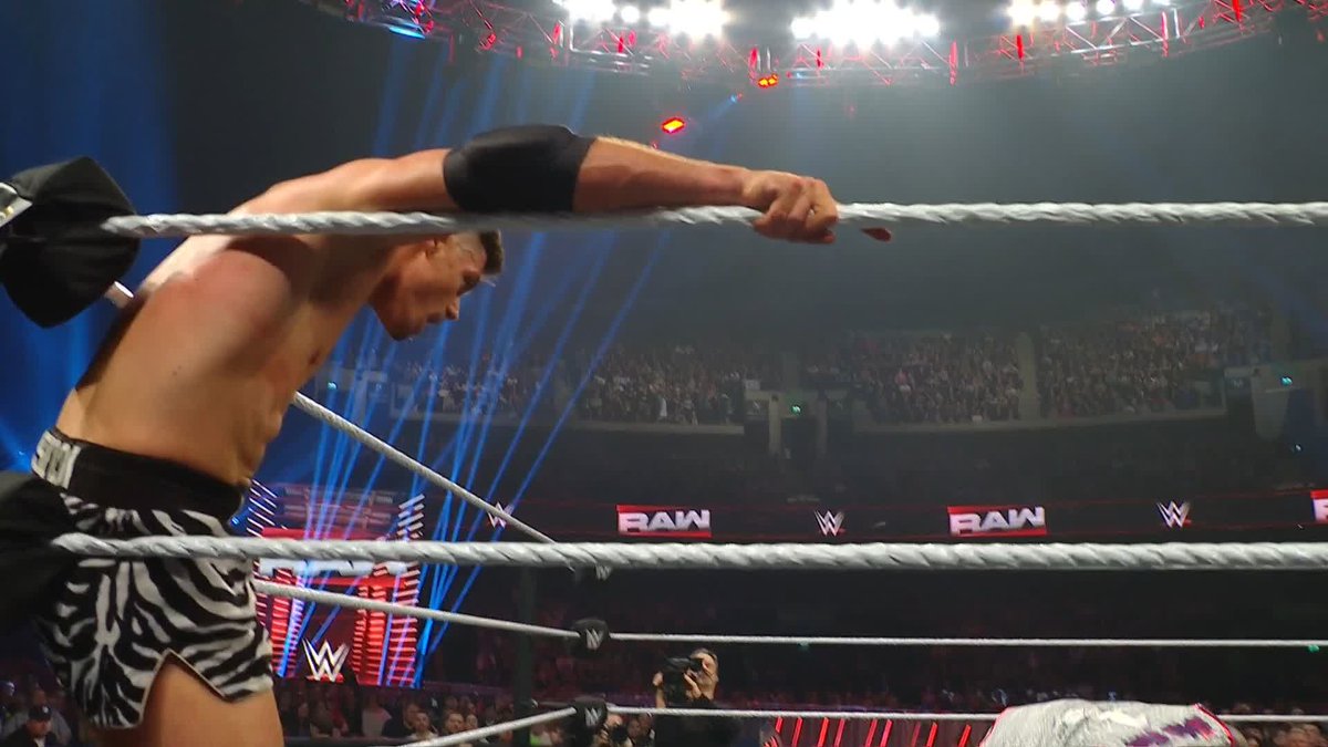 What a win for The Usos! 🙌 #WWERaw
