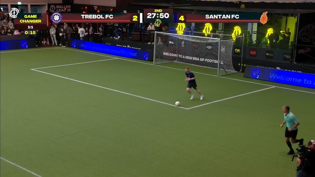 Michael Hill was too busy celebrating to realise his opponent was about to shoot 😂