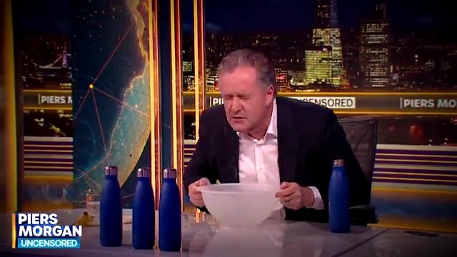 At last, the morning routine we've all been waiting for... 🍌🧊💪 Piers Morgan