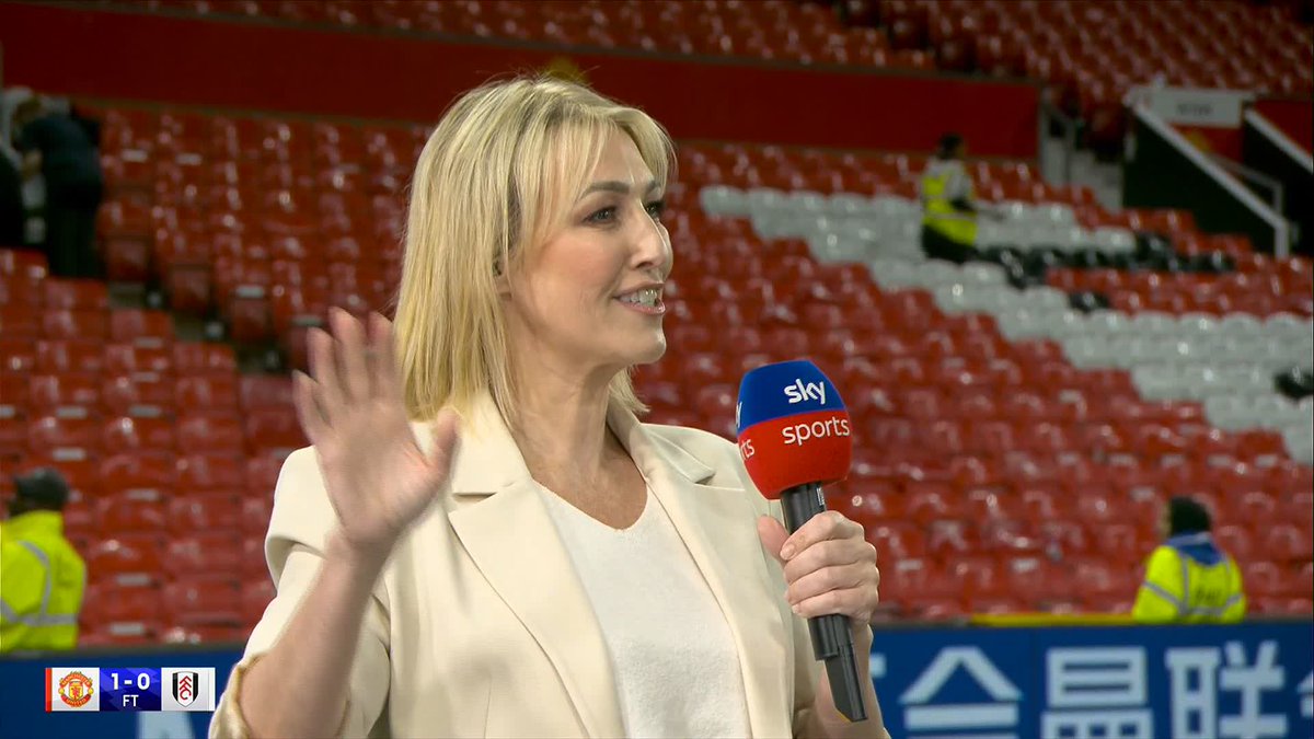 Kelly Cates wins the award for best Presenter at the Sports Journalists British Sports Journalism Awards 👏