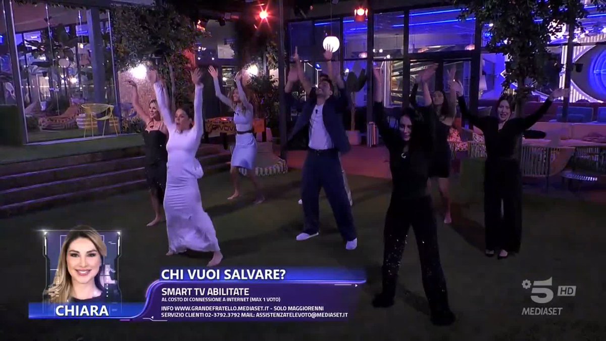 🎶 I wanna dance with somebody 🎶 Ragazzi, che esibizione! 🤩 #GrandeFratello