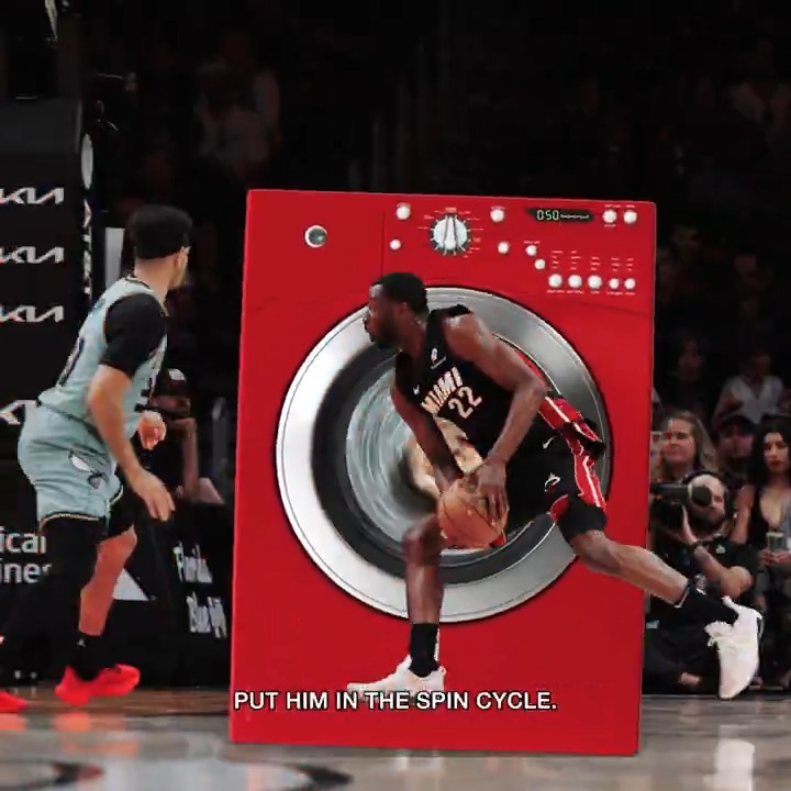 Wiggs turned 'em into fresh laundry 😂 Replay of the Night // AT&T