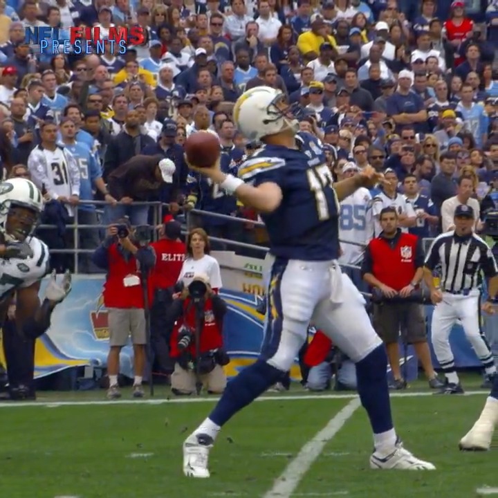 PHILLIP RIVERS HAS THE WEIRDEST THROWING MOTION IN #NFL HISTORY. The reason is that when he was a kid and hung around his dad‘s team, he would try to pick up these heavy, big balls and fling them. He stuck with it and became an all-time great. CRAZY 🤯