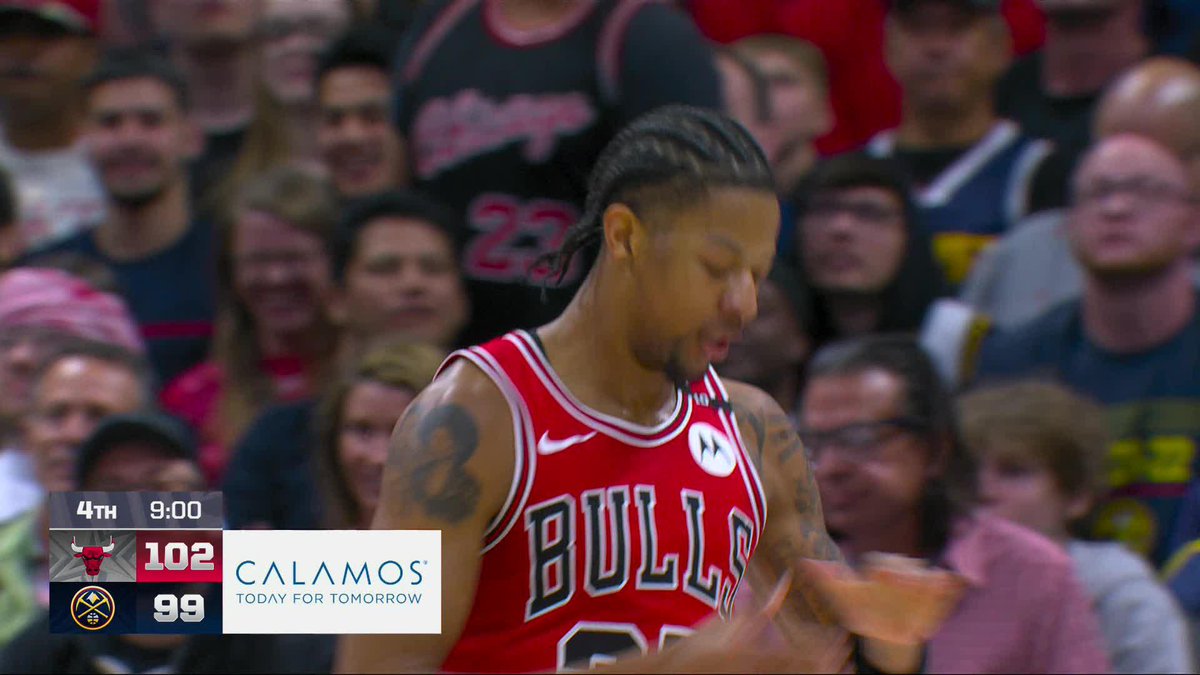 Huerter finds DT for the two-hand jam! Chicago Sports Network | #SeeRed