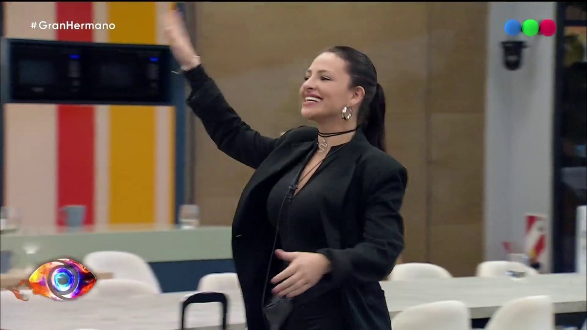 "Mirá el placón que armaron y sigo acá" La Cobra retoma fuerzas y continúa en la casa más famosa 👁 Mirá #GranHermano en y espiá la casa GRATIS las 24 horas por DIRECTV LatinAmerica DGO