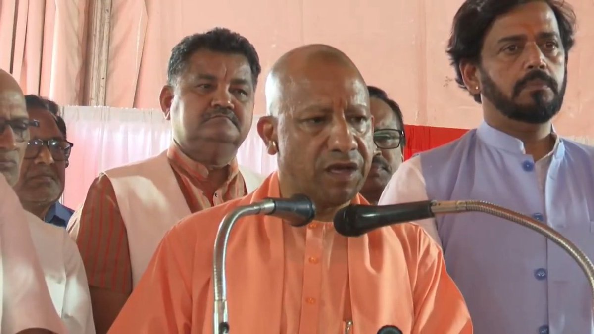 उत्तर प्रदेश सरकार की 'सेवा, सुरक्षा और सुशासन की नीति' के 8 वर्ष पूर्ण होने के अवसर पर जनपद गोरखपुर में पत्रकार बंधुओं से वार्ता...
