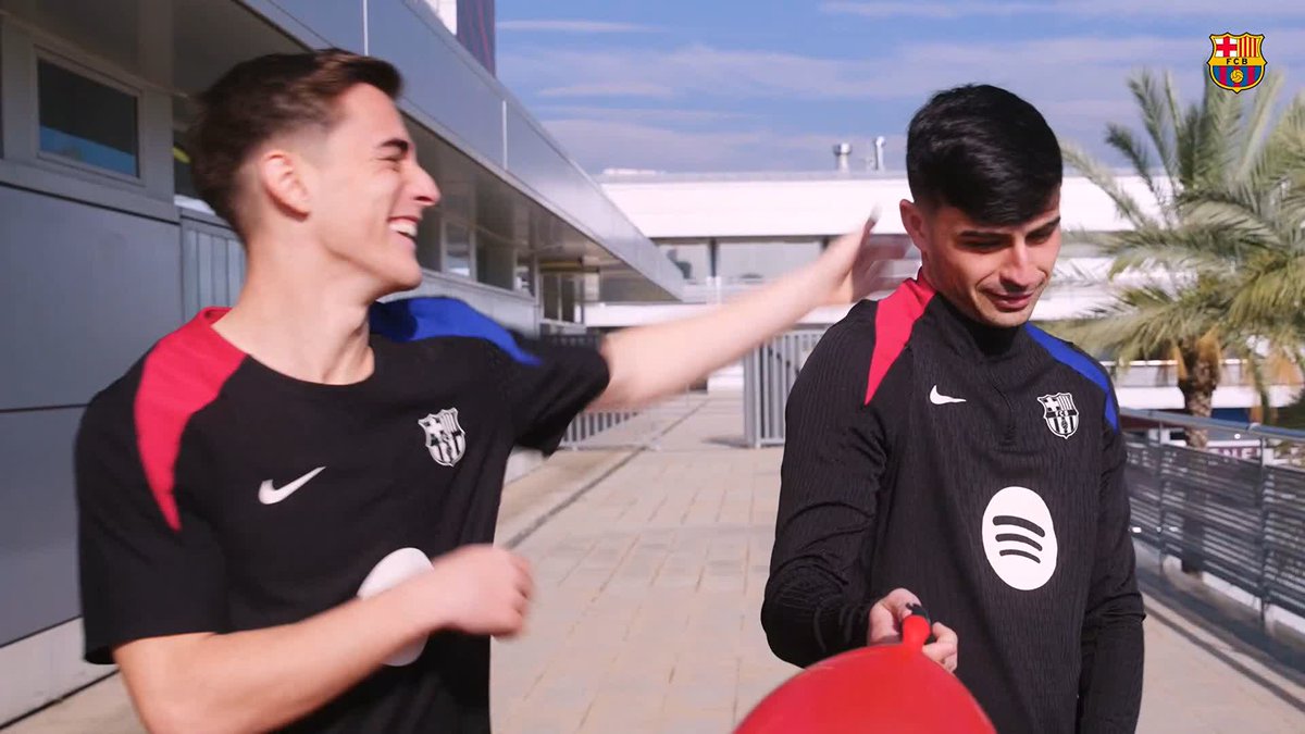 Does Pedri González get the point? 😂🎈🧨