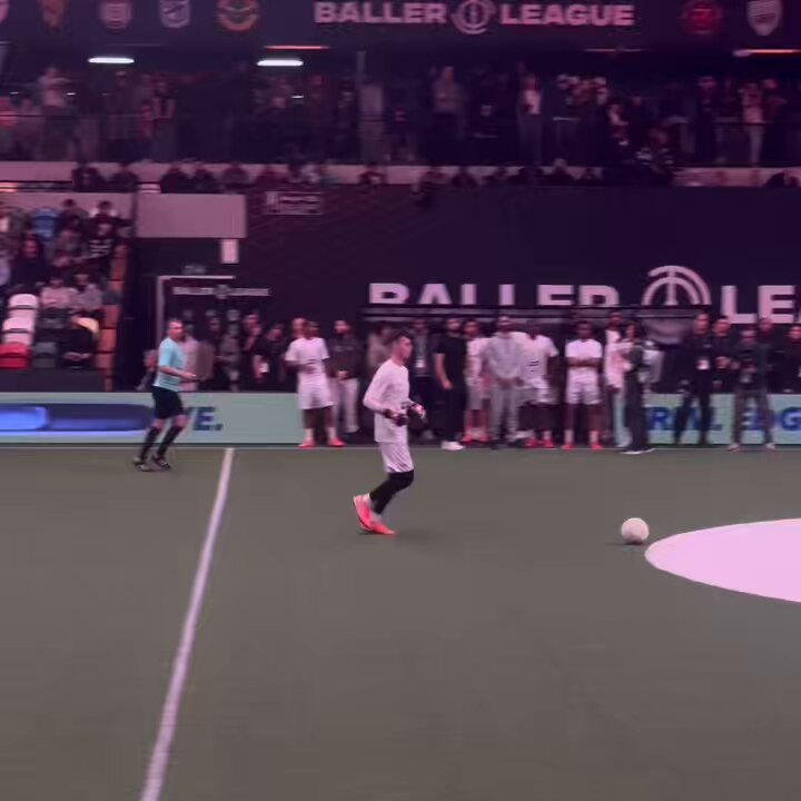 A massive congratulations to Aaron Steavens, who made his debut for Luis Figo’s Trebol FC in the Baller League last night. 👏 #WeAreDUTS 💙