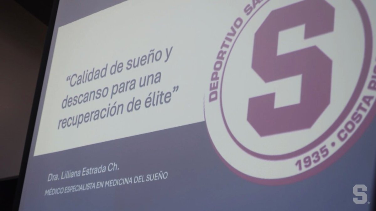 🎥 El Deportivo Saprissa no descuida ningún detalle y somos el primer club costarricense en trabajar con una especialista del sueño para mejorar la recuperación y aportar en el rendimiento de nuestros atletas 💜😴