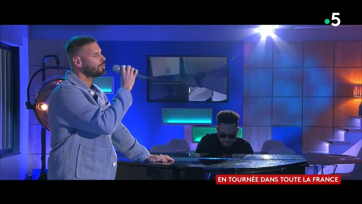 🎶 Matt Pokora interprète son titre "Reflet" en live dans #CàVous 🎶