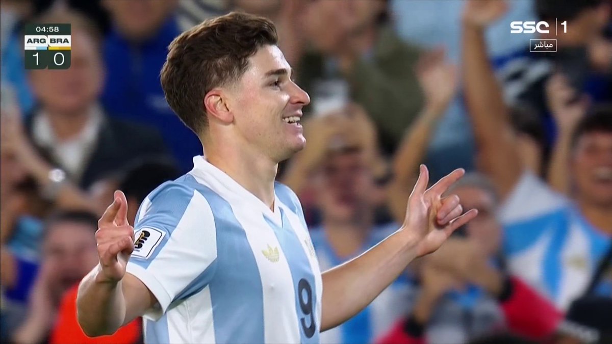 🚨🚨🚨🚨🚨🚨🚨🚨🚨🚨🚨🚨🚨 في الكلاسيكو الكبير! الأرجنتين تضرب وتسجل أولًا جوليان الفاريز يسجل هدف أول مبكرًا 🇦🇷 الأرجنتين 1-0 البرازيل 🇧🇷