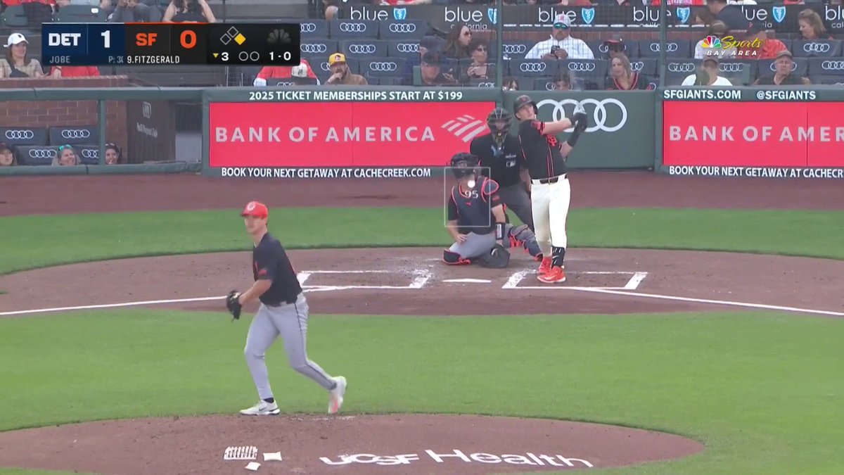 Tyler Fitzgerald mashes a go-ahead homer 💣