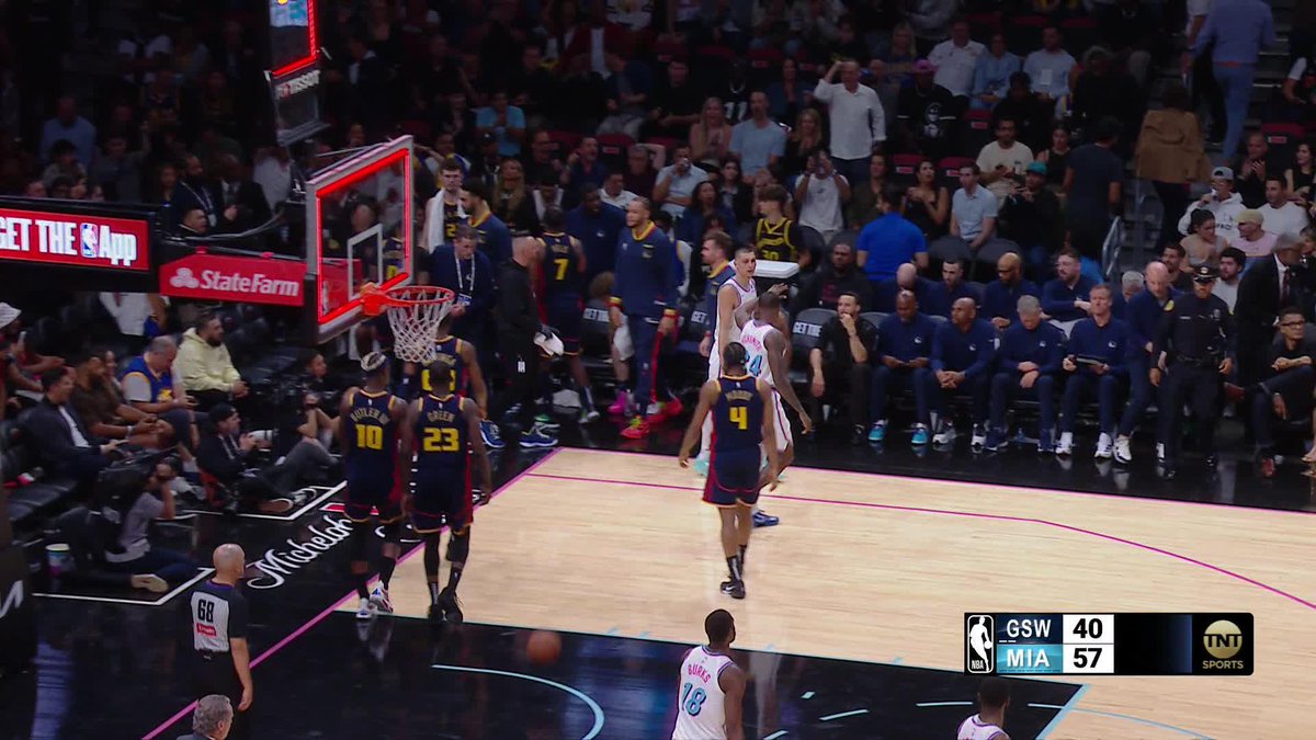 HERRO BEATS THE HALFTIME BUZZER 🔥