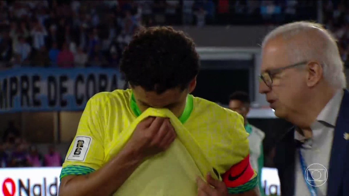 Capitão Marquinhos, após Argentina 4 x 1 Brasil: "A culpa é não só do professor, é de todos os jogadores também".