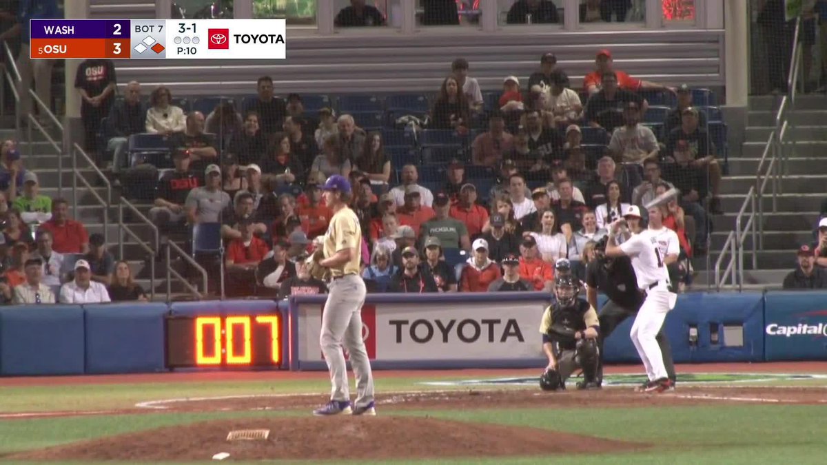 3 HRs in the past 4 games for Aiva Arquette, the top-ranked college INF in the '25 Draft 🚀 Scouting report on the Honolulu native, who looks to give Oregon State a 1st-rounder for the second straight year: (📹: Oregon State Baseball)