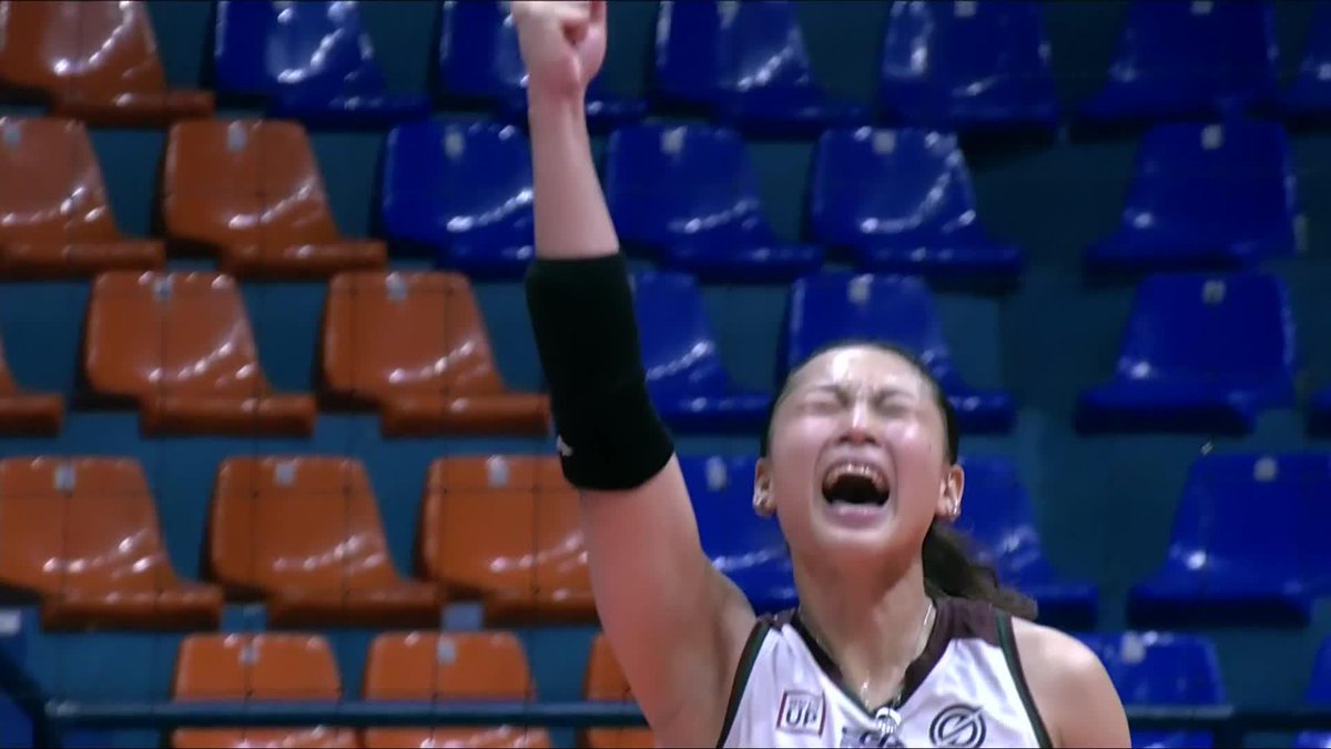 SAY LESS!! 🤯 UP Fighting Maroons’ Joan Monares seals the deal to hand defending champion NU Lady Bulldogs their FIRST DEFEAT in the UAAP Season 87 women’s volleyball tournament. #UAAPSeason87 #StrongerBetterTogether #LegendsStartHere #OneSports