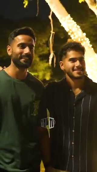 Team dinner passed the 𝕍𝕀𝔹𝔼 ℂℍ𝔼ℂ𝕂 🤙😍 #MumbaiIndians #PlayLikeMumbai
