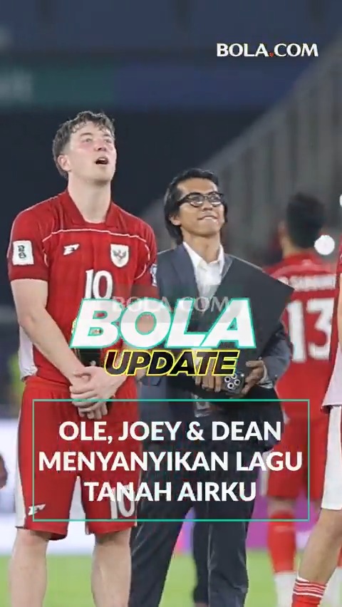 Momen Ole Romeny, Joey Pelupessy dan Dean James Tampak Menikmati Saat Menyanyikan Lagu Tanah Airku Bersama Seluruh Suporter di GBK #bolacomid #blcmlmd #blcbolaupdate #timnasindonesia