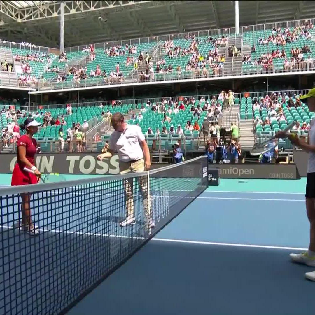 All for a semifinal spot 🔥 Iga Świątek faces Alexandra Eala on Stadium court! #MiamiOpen