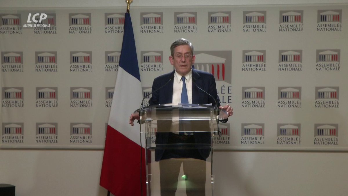 Dérapage du déficit public : "Dans mes recherches, je n'ai trouvé aucune influence des ministres, c'est ce qui est grave, sur ces estimations de recettes fiscales", relate Charles de Courson. "Un ministre a osé nous dire 'ce n'était pas à moi de mettre les mains dans le cambouis'."