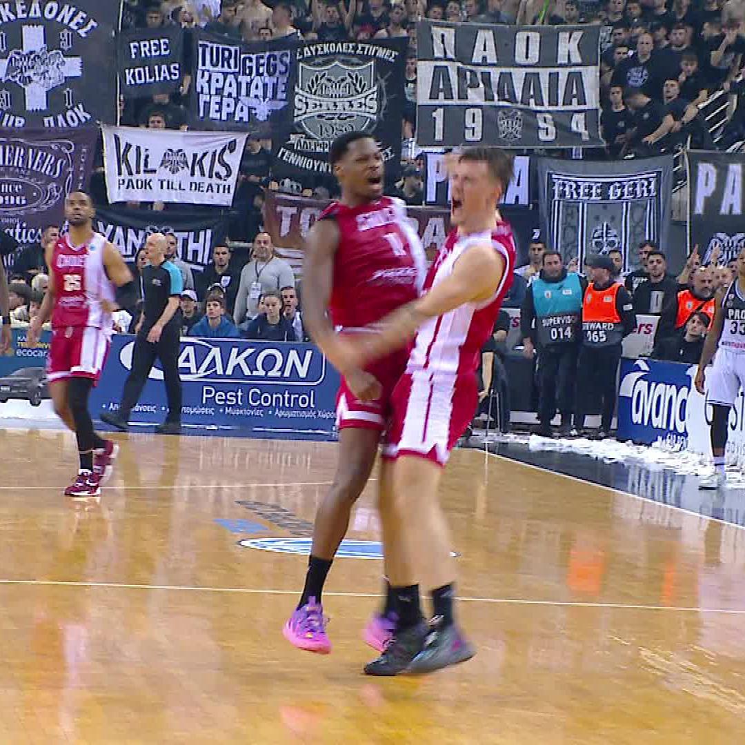 Nathan De Sousa ends the half with a BANG! 💥 #FIBAEuropeCup x Cholet Basket