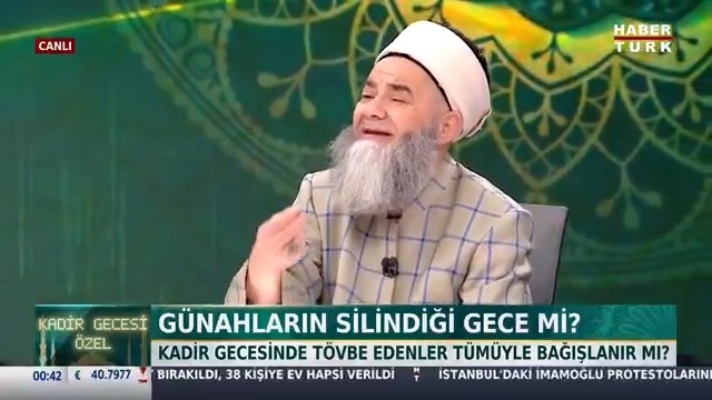 Kadir Gecesi uyanık kalmak neden bu kadar önemli? Ellerin geri çevrilmediği gece mi? Cübbeli Ahmet Hoca #KadirGecesiÖzel'de anlattı.