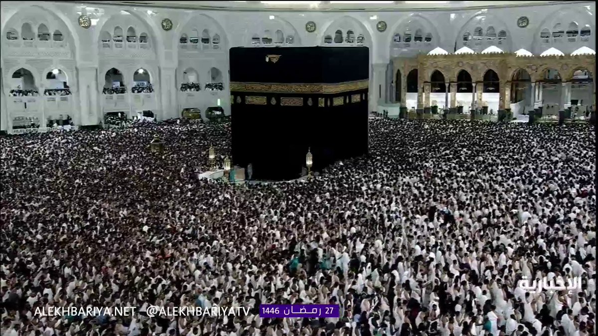 لحظة استثنائية ومشهد مهيب.. امتلاء صحن المطاف أثناء صلاة التهجد #ليلة_27 من #رمضان