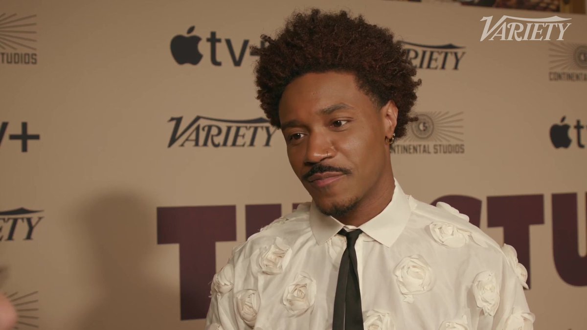 #TheStudio star Dewayne Perkins reveals the wildest note he's ever been given.