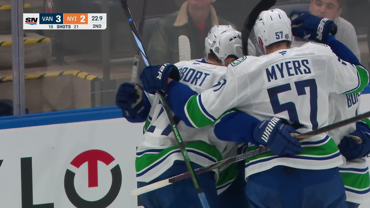 Forbort finds the angle! 3-2 #Canucks!