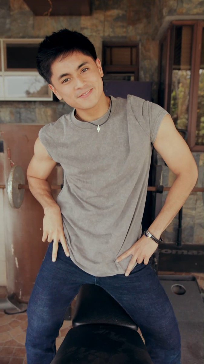 TANGGAL ANGAS NI KIDLAT! Biglang kumembot! 🤣 Hindi nagpahuli si #MgaBatangRiles star Miguel Tanfelix sa BAAM! Dance Challenge! 🤩 #MiguelTanfelix #MOMOLAND