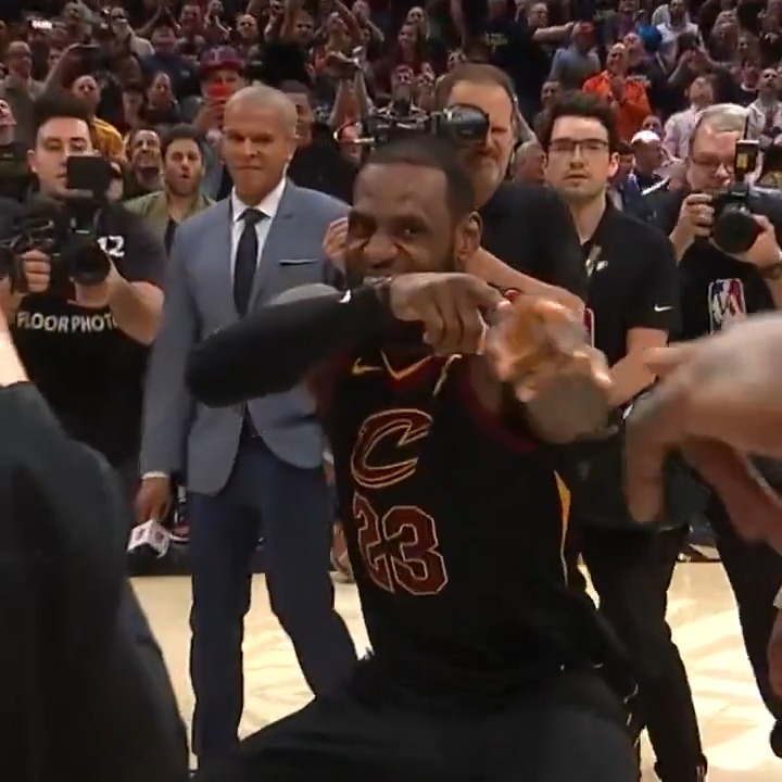 LEBRON #TissotBuzzerBeater TRACKER: Nov 23, 2009 vs. GSW May 22, 2009 vs. ORL May 22, 2013 vs. IND May 10, 2015 vs. CHI Feb 7, 2018 vs. MIN Apr 25, 2018 vs. IND May 5, 2018 vs. TOR Mar 26, 2025 vs. IND Tonight... his first in 7 years!