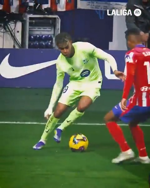 💫 El 𝐈𝐋𝐔𝐒𝐈𝐎𝐍𝐈𝐒𝐓𝐀 del 𝐑𝐄𝐆𝐀𝐓𝐄. 💙 Lamine Yamal ❤ #LALIGAEASPORTS | #LALIGAHighlights